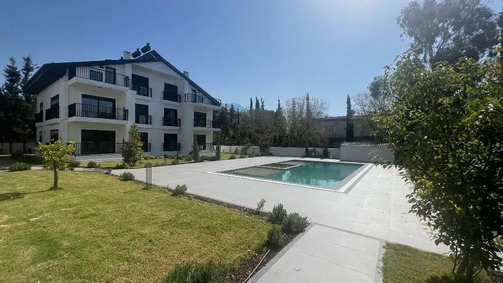 Flats in Babatasi